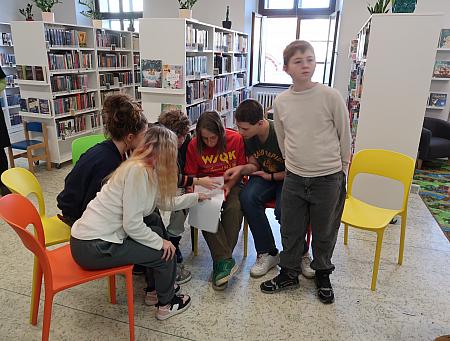 Svět japonské mangy se otevřel pro 7.B ze ZŠ Linecká, zdroj: Městská knihovna v Českém Krumlově, foto: Městská knihovna v Českém Krumlově (7/20)