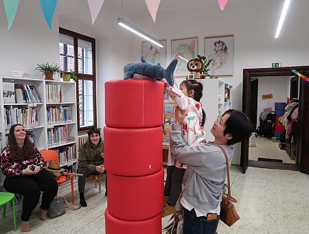 Masopustní rej v knihovně, zdroj: Městská knihovna v Českém Krumlově, foto: Městská knihovna v Českém Krumlově (12/47)