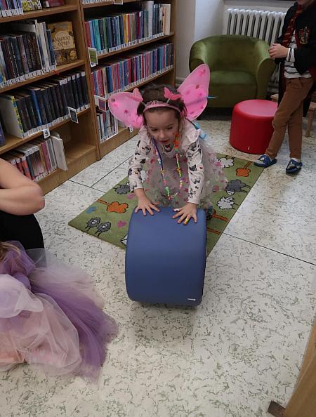 Masopustní rej v knihovně, zdroj: Městská knihovna v Českém Krumlově, foto: Městská knihovna v Českém Krumlově (13/47)