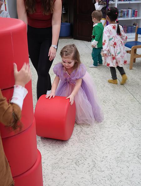 Masopustní rej v knihovně, zdroj: Městská knihovna v Českém Krumlově, foto: Městská knihovna v Českém Krumlově (16/47)