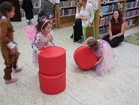 Masopustní rej v knihovně, zdroj: Městská knihovna v Českém Krumlově, foto: Městská knihovna v Českém Krumlově (18/47)