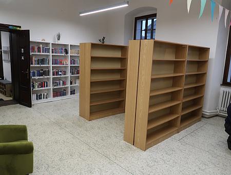 Výměna regálů v Oddělení pro děti, zdroj: Městská knihovna v Českém Krumlově, foto: Městská knihovna v Českém Krumlově (4/8)