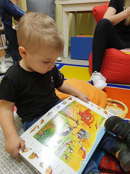 Krumlíci na únorové návštěvě v knihovně, zdroj: Městská knihovna v Českém Krumlově, foto: Městská knihovna v Českém Krumlově (12/20)