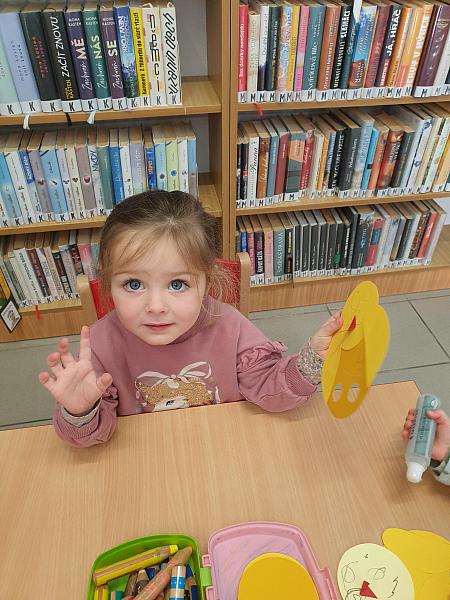 Jarní návštěva z DS Střapatá smečka na pobočce Mír, zdroj: Městská knihovna v Českém Krumlově, foto: Městská knihovna v Českém Krumlově (22/43)