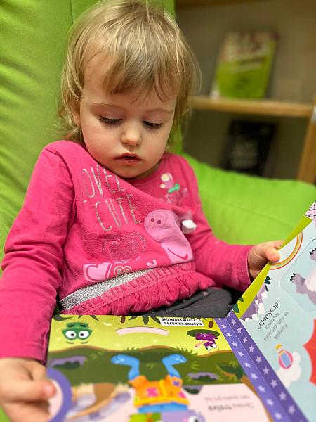 Jarní návštěva z DS Střapatá smečka na pobočce Mír, zdroj: Městská knihovna v Českém Krumlově, foto: Městská knihovna v Českém Krumlově (33/43)