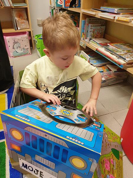 Jarní návštěva z DS Střapatá smečka na pobočce Mír, zdroj: Městská knihovna v Českém Krumlově, foto: Městská knihovna v Českém Krumlově (1/43)