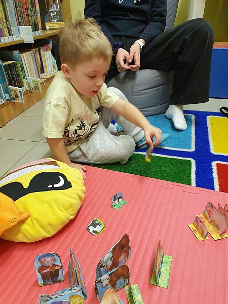 Jarní návštěva z DS Střapatá smečka na pobočce Mír, zdroj: Městská knihovna v Českém Krumlově, foto: Městská knihovna v Českém Krumlově (4/43)