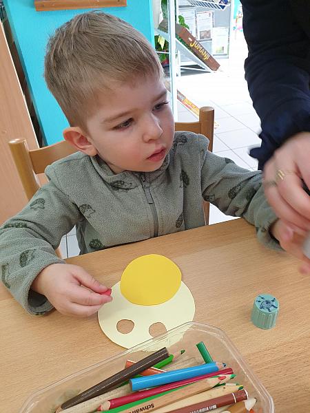 Jarní návštěva z DS Střapatá smečka na pobočce Mír, zdroj: Městská knihovna v Českém Krumlově, foto: Městská knihovna v Českém Krumlově (5/43)