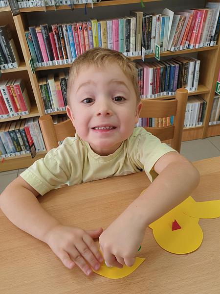 Jarní návštěva z DS Střapatá smečka na pobočce Mír, zdroj: Městská knihovna v Českém Krumlově, foto: Městská knihovna v Českém Krumlově (6/43)