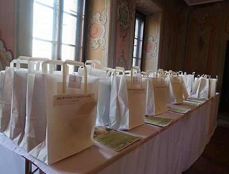 Slavnostní vyhlášení výsledků výtvarné soutěže Lesy a příroda kolem nás 2026, zdroj: Městská knihovna v Českém Krumlově, foto: Městská knihovna v Českém Krumlově (1/62)