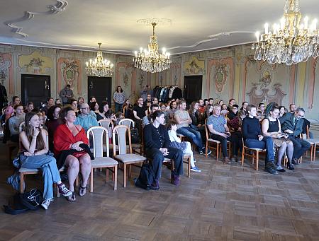 Slavnostní vyhlášení výsledků výtvarné soutěže Lesy a příroda kolem nás 2026, zdroj: Městská knihovna v Českém Krumlově, foto: Městská knihovna v Českém Krumlově (4/62)