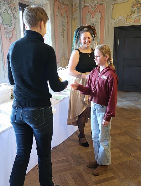 Slavnostní vyhlášení výsledků výtvarné soutěže Lesy a příroda kolem nás 2026, zdroj: Městská knihovna v Českém Krumlově, foto: Městská knihovna v Českém Krumlově (23/62)