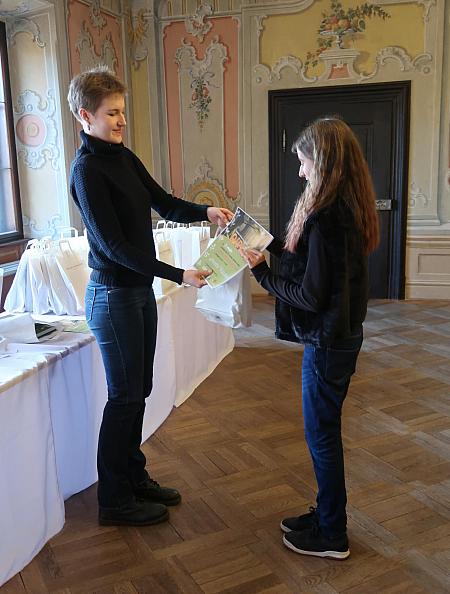 Slavnostní vyhlášení výsledků výtvarné soutěže Lesy a příroda kolem nás 2026, zdroj: Městská knihovna v Českém Krumlově, foto: Městská knihovna v Českém Krumlově (30/62)