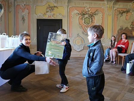 Slavnostní vyhlášení výsledků výtvarné soutěže Lesy a příroda kolem nás 2026, zdroj: Městská knihovna v Českém Krumlově, foto: Městská knihovna v Českém Krumlově (41/62)