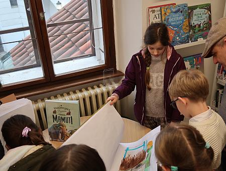 Slavnostní vyhlášení výsledků výtvarné soutěže Lesy a příroda kolem nás 2026, zdroj: Městská knihovna v Českém Krumlově, foto: Městská knihovna v Českém Krumlově (59/62)