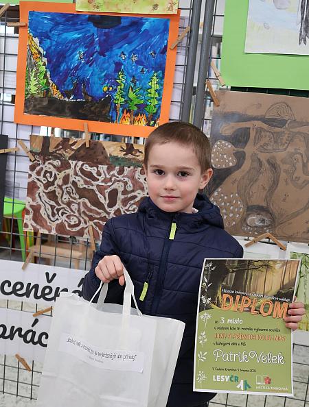 Slavnostní vyhlášení výsledků výtvarné soutěže Lesy a příroda kolem nás 2026, zdroj: Městská knihovna v Českém Krumlově, foto: Městská knihovna v Českém Krumlově (61/62)