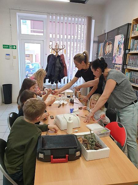 Jarní tvoření s Katkou na Míru, zdroj: Městská knihovna v Českém Krumlově, foto: Městská knihovna v Českém Krumlově (1/25)