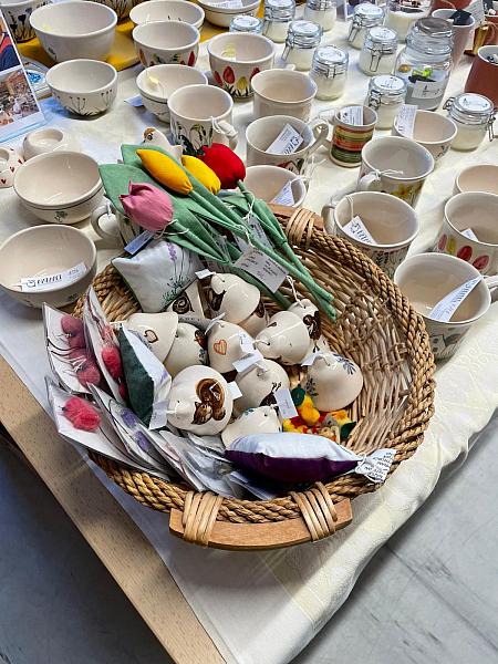 Velikonoční charitativní jarmark v knihovně, zdroj: Městská knihovna v Českém Krumlově, foto: Městská knihovna v Českém Krumlově (3/10)