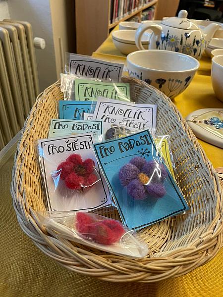 Velikonoční charitativní jarmark v knihovně, zdroj: Městská knihovna v Českém Krumlově, foto: Městská knihovna v Českém Krumlově (7/10)