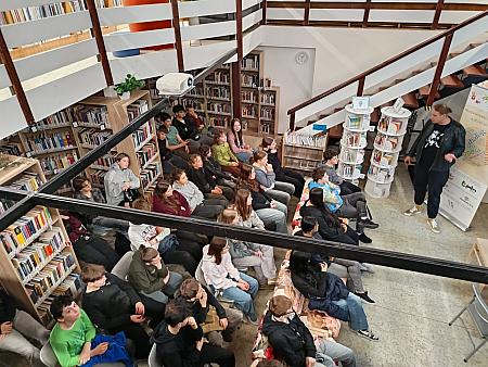 Írán není arabská země, zdroj: Městská knihovna v Českém Krumlově, foto: Městská knihovna v Českém Krumlově (1/12)