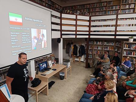Írán není arabská země, zdroj: Městská knihovna v Českém Krumlově, foto: Městská knihovna v Českém Krumlově (6/12)