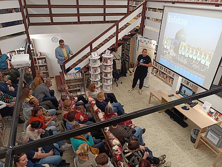 Írán není arabská země, zdroj: Městská knihovna v Českém Krumlově, foto: Městská knihovna v Českém Krumlově (7/12)