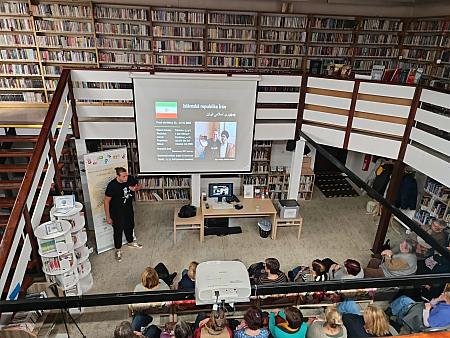 Írán není arabská země, zdroj: Městská knihovna v Českém Krumlově, foto: Městská knihovna v Českém Krumlově (9/12)