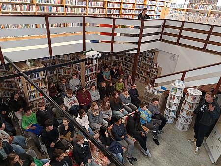 Írán není arabská země, zdroj: Městská knihovna v Českém Krumlově, foto: Městská knihovna v Českém Krumlově (10/12)