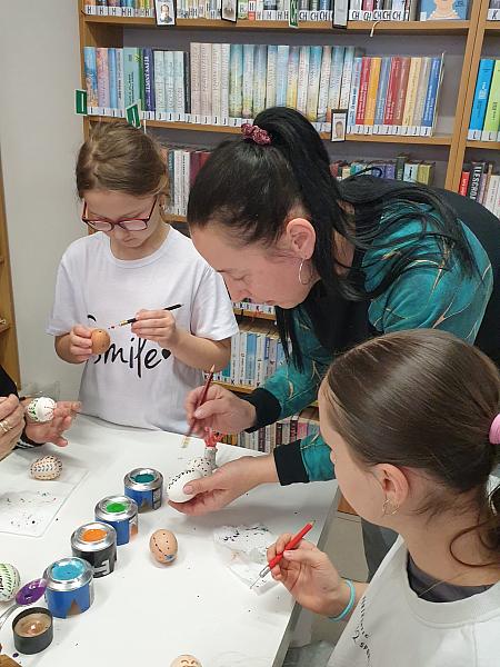 Velikonoční tvoření na pobočce Mír 2026, zdroj: Městská knihovna v Českém Krumlově, foto: Městská knihovna v Českém Krumlově (21/34)