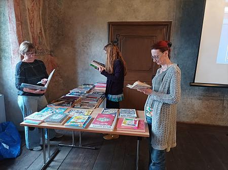 Od Ferdy k Fanoušovi aneb 100 let česko-slovenského komiksu - duben 2026, zdroj: Městská knihovna v Českém Krumlově, foto: Městská knihovna v Českém Krumlově (4/20)