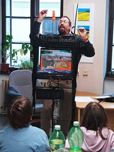 Vernisáž výstavy akrylů Francescy Svátek, zdroj: Městská knihovna v Českém Krumlově, foto: Městská knihovna v Českém Krumlově (9/14)