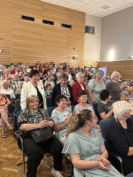 Studentky Virtuální univerzity třetího věku zakončily semestr ve Vimperku, zdroj: Městská knihovna v Českém Krumlově, foto: Městská knihovna v Českém Krumlově (5/16)
