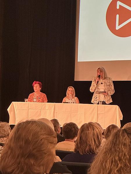 Studentky Virtuální univerzity třetího věku zakončily semestr ve Vimperku, zdroj: Městská knihovna v Českém Krumlově, foto: Městská knihovna v Českém Krumlově (6/16)