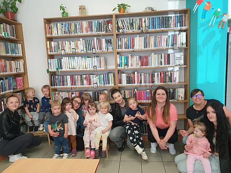 Květnová návštěva Krumlíků na Míru, zdroj: Městská knihovna v Českém Krumlově, foto: Městská knihovna v Českém Krumlově (1/18)