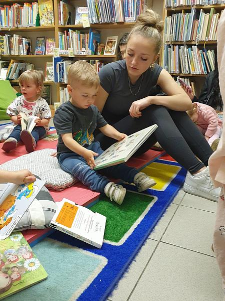 Květnová návštěva Krumlíků na Míru, zdroj: Městská knihovna v Českém Krumlově, foto: Městská knihovna v Českém Krumlově (8/18)