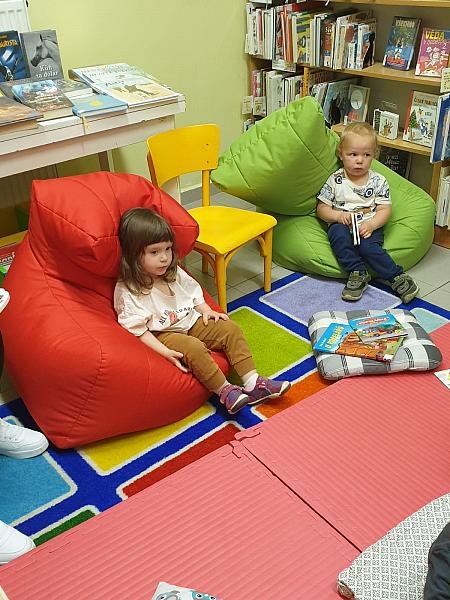 Květnová návštěva Krumlíků na Míru, zdroj: Městská knihovna v Českém Krumlově, foto: Městská knihovna v Českém Krumlově (14/18)