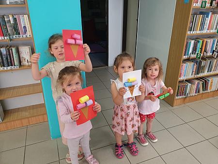 Střapatá smečka červen, zdroj: Městská knihovna v Českém Krumlově, foto: Městská knihovna v Českém Krumlově (6/13)