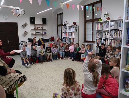 Cesta do knihovny - ZŠ Plešivec 1.B 2026, zdroj: Městská knihovna v Českém Krumlově, foto: Městská knihovna v Českém Krumlově (7/12)