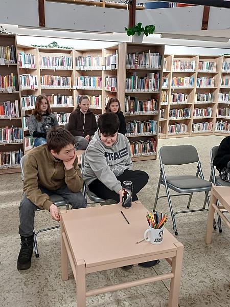 Knihovna plná informací - ZŠ Holubov a ZŠ Chvalšiny 16. 3. 2026, zdroj: Městská knihovna v Českém Krumlově, foto: Městská knihovna v Českém Krumlově (26/39)