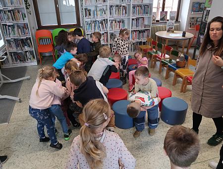 Co se děje v mraveništi? - MŠ Za Nádražím - duben 2026, zdroj: Městská knihovna v Českém Krumlově, foto: Městská knihovna v Českém Krumlově (36/76)