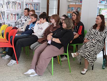 Češi Čechům - ZŠ Linecká 9.B, 7.5.2026, zdroj: Městská knihovna v Českém Krumlově, foto: Městská knihovna v Českém Krumlově (1/7)