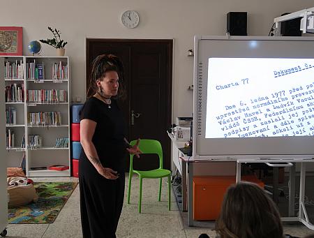 Češi Čechům - ZŠ Linecká 9.B, 7.5.2026, zdroj: Městská knihovna v Českém Krumlově, foto: Městská knihovna v Českém Krumlově (4/7)
