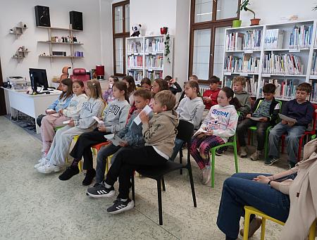 Dědeček v růžových kalhotách - ZŠ Linecká 4.A 18. 5. 2026, zdroj: Městská knihovna v Českém Krumlově, foto: Městská knihovna v Českém Krumlově (10/13)
