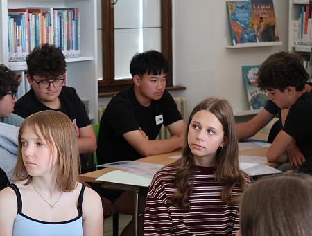 Helga jede vlakem - ZŠ Křemže, 9.A + 9.B 2026, zdroj: Městská knihovna v Českém Krumlově, foto: Městská knihovna v Českém Krumlově (3/28)