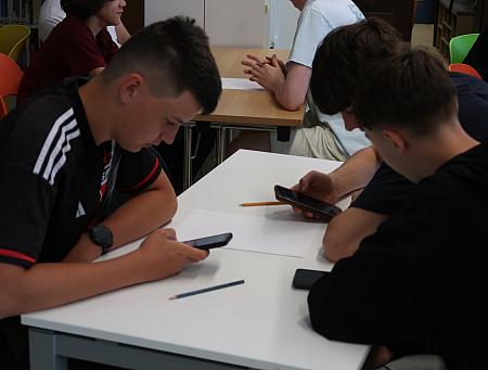 Helga jede vlakem - ZŠ Křemže, 9.A + 9.B 2026, zdroj: Městská knihovna v Českém Krumlově, foto: Městská knihovna v Českém Krumlově (16/28)