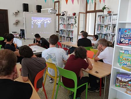Helga jede vlakem - ZŠ Křemže, 9.A + 9.B 2026, zdroj: Městská knihovna v Českém Krumlově, foto: Městská knihovna v Českém Krumlově (23/28)