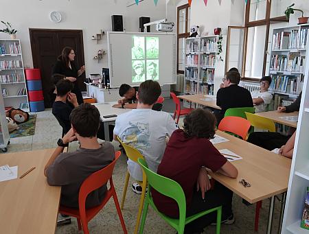 Helga jede vlakem - ZŠ Křemže, 9.A + 9.B 2026, zdroj: Městská knihovna v Českém Krumlově, foto: Městská knihovna v Českém Krumlově (24/28)