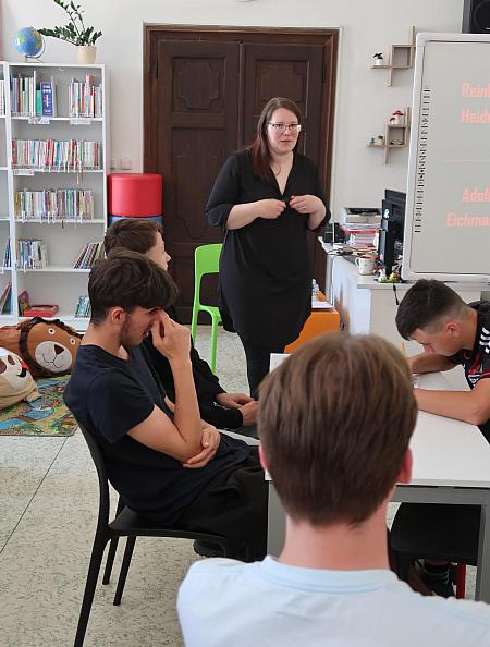 Helga jede vlakem - ZŠ Křemže, 9.A + 9.B 2026, zdroj: Městská knihovna v Českém Krumlově, foto: Městská knihovna v Českém Krumlově (26/28)