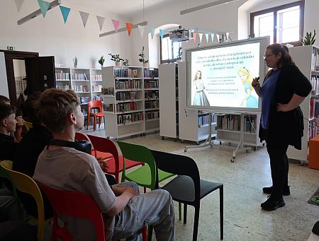 Literatura vs film - Gymnázium Český Krumlov, 4. 6. 206, zdroj: Městská knihovna v Českém Krumlově, foto: Městská knihovna v Českém Krumlově (4/14)