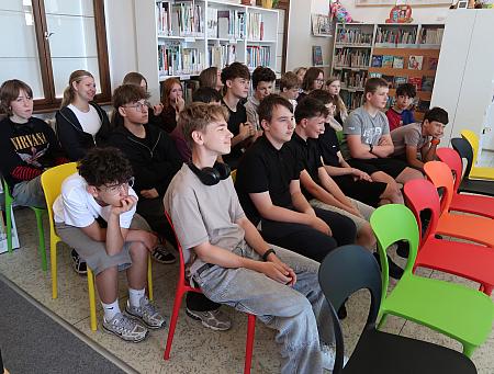 Literatura vs film - Gymnázium Český Krumlov, 4. 6. 206, zdroj: Městská knihovna v Českém Krumlově, foto: Městská knihovna v Českém Krumlově (11/14)